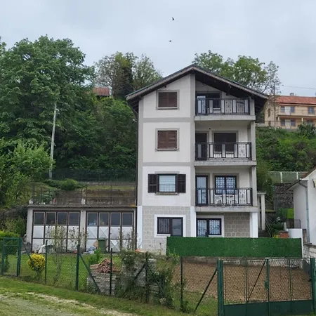 Apartment Todorovic 2 *